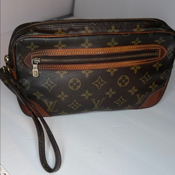 Louis Vuitton GUC vintage monogram brown leather clutch with handle 10 x 6 1/2”